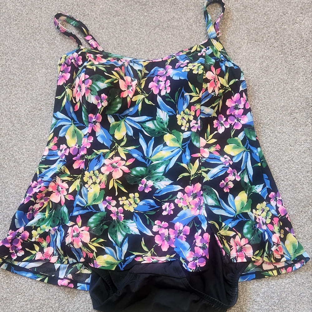 Ladies swim suit